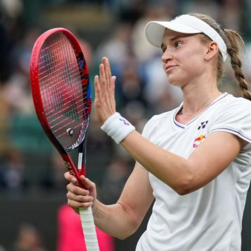 Elena Rybakina avansează în sferturi la Wimbledon