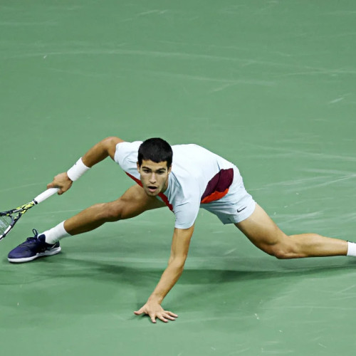 Carlos Alcaraz se apropie de al doilea titlu consecutiv la Wimbledon