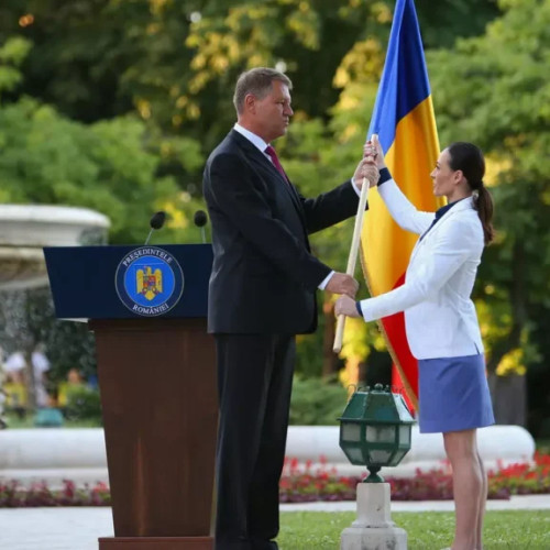 Klaus Iohannis a înmânat drapelul României echipei olimpice pentru Paris