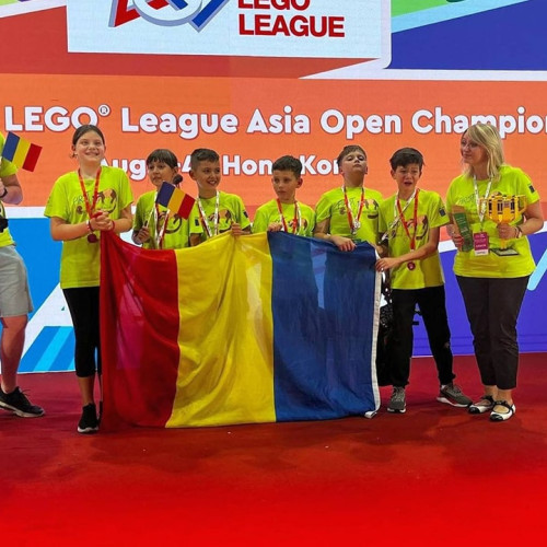 Echipa FIRST Carol Generation câștigă competiția Lego League Championship în Hong Kong