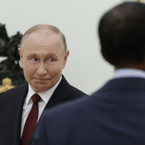 Vladimir Putin avertizează că Rusia ar putea folosi arme nucleare dacă Ucraina atacă pe teritoriul său