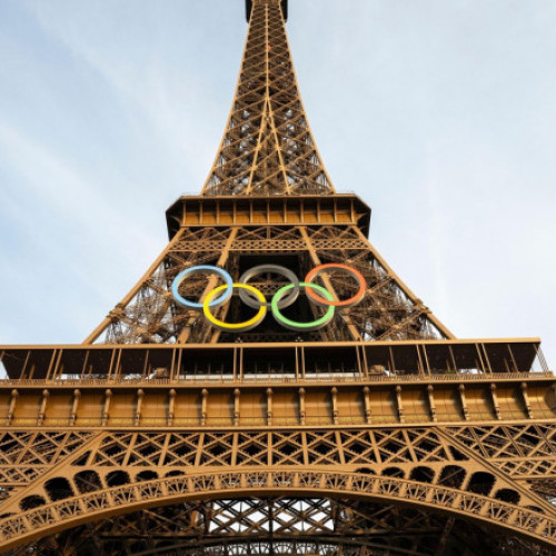 Inelele olimpice au fost demontate de pe Turnul Eiffel