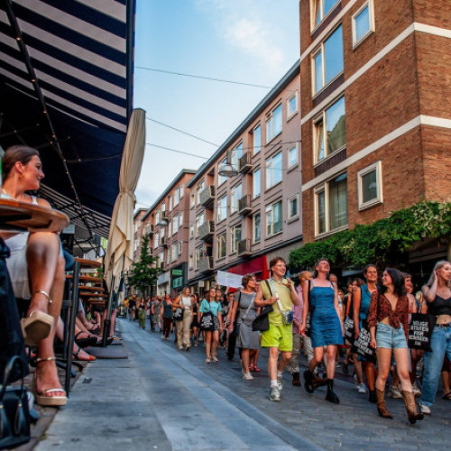 Un bărbat din Rotterdam amendat pentru hărțuire sexuală sub noua lege