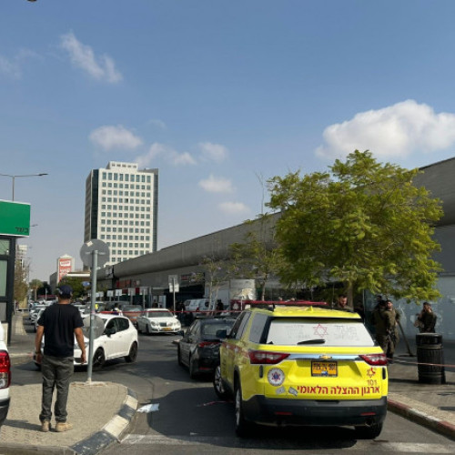 Atac cu arma de foc la Beer Seva, mai multe persoane rănite