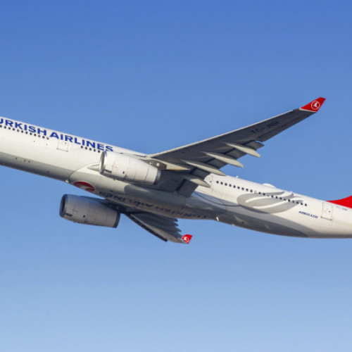 Un pilot de la Turkish Airlines a murit în timpul zborului spre Istanbul