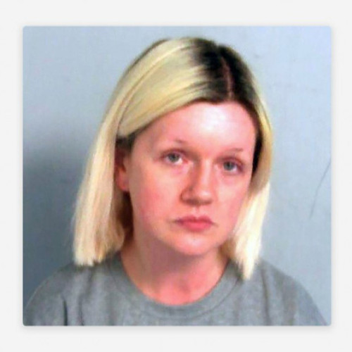 O tânără din Marea Britanie a fost condamnată la închisoare pe viață pentru uciderea părinților săi