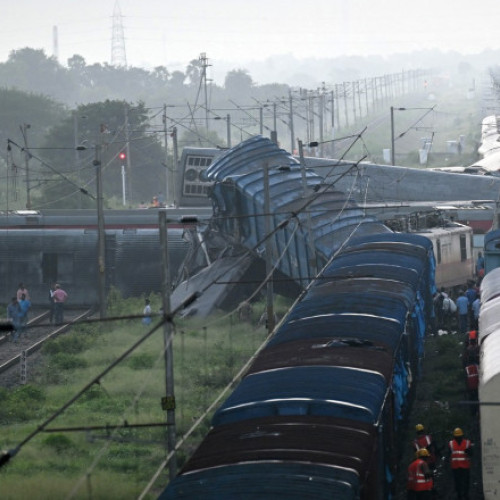 Accidente feroviare grave în India: ciocnirea trenului Mysuru-Darbhanga Bagmati cu un tren de marfă