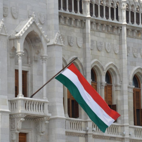 Presedintele Parlamentului Ungariei îl amendează pe liderul Opoziției cu 14 milioane de forinti