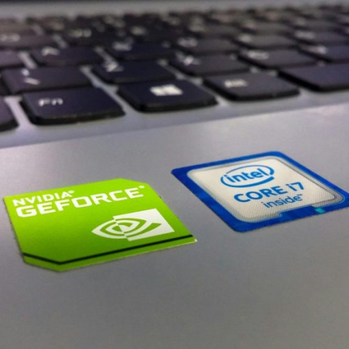 Nvidia pierde 600 de miliarde de dolari într-o singură zi, după lansarea AI-ului DeepSeek