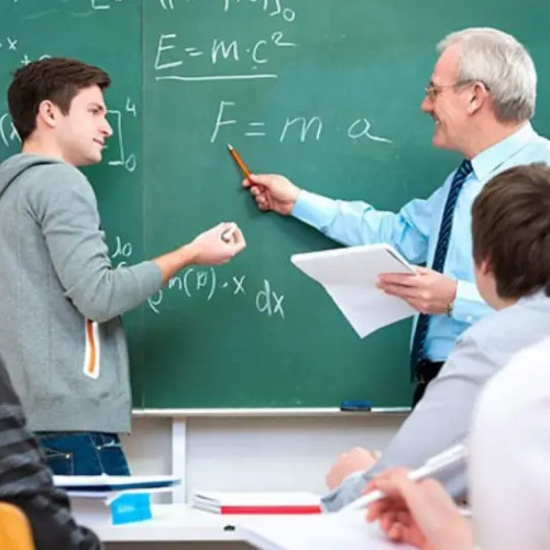 123 de profesori din județul Iași vor continua să predea în anul școlar următor
