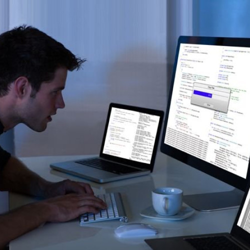 IT-iștii din Iași câștigă cu 3.800 de lei mai puțin decât media națională