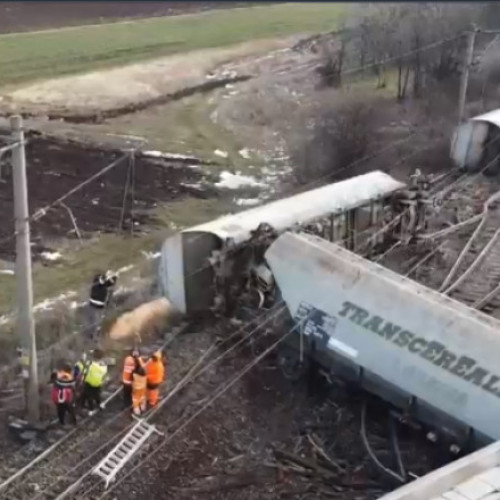 Trafic feroviar blocat pe Craiova-Caracal după deraierea unui tren