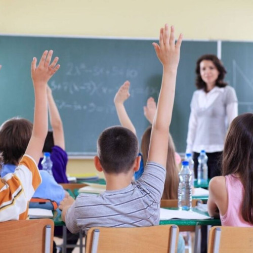 Consultarea publică pentru noile planuri-cadru în învățământul liceal