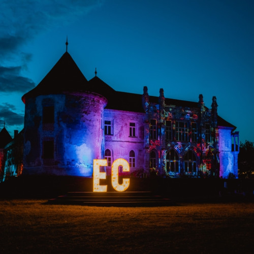 Începe Electric Castle: Numere de telefon, informații și detalii practice.
"Începe Electric Castle: Numere de telefon și detalii practice pentru o experiență fără griji.