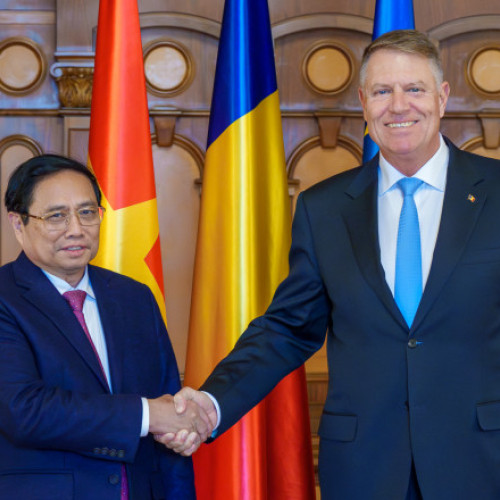 Iohannis discută cu premierul Pham Minh Chinh despre relaţia economică româno-vietnameză.