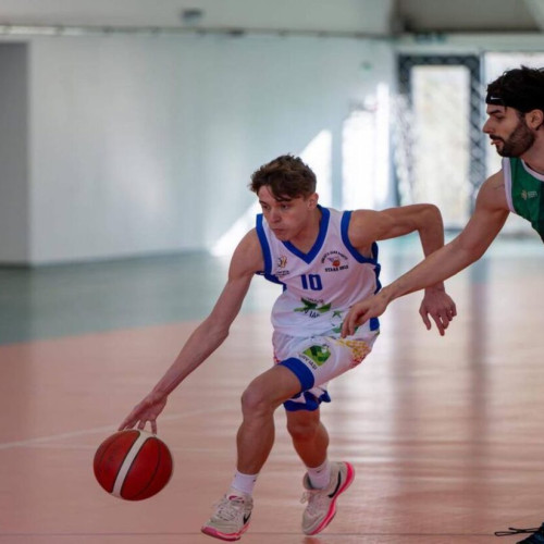Sala Sporturilor din Voinesti gazduieste meciul ACS Stars Iasi - CS Universitar Targu Mures