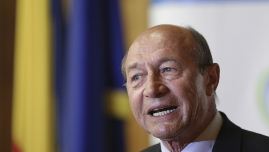 Traian Băsescu nu este sigur dacă va participa la ceremonia de investire a lui Nicușor Dan