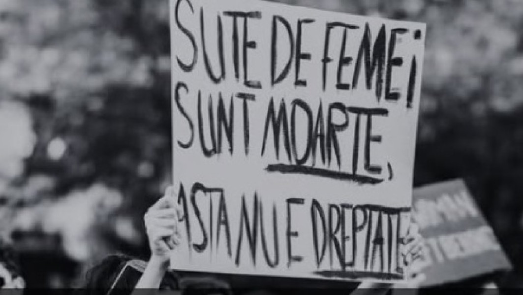 Protest pentru protejarea femeilor în Piața Victoriei