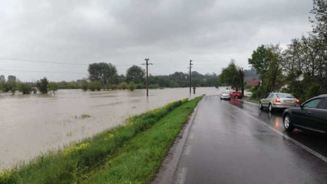 Atenționare de Cod galben privind viituri și inundații locale în mai multe județe
