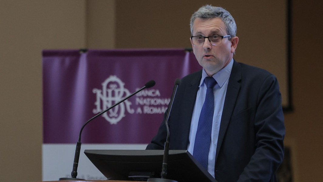 Principiile fiscalității prudente, un adevărat ghid pentru gestionarea banilor publici, au fost încălcate în ultimii ani, susține economistul-șef al Băncii Naționale a României (BNR), Valentin Lazea. Potrivit digi24.ro, acesta menționează că, în teorie, aceste principii ar trebui să fie cunoscute de orice economist, precum evitarea traiului peste posibilități și menținerea unui buget echilibrat sau cu deficit zero în perioadele de creștere economică.
