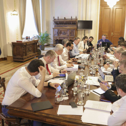 negocieri tensionate pentru formarea guvernului: USR și UDMR se opun creșterii taxelor