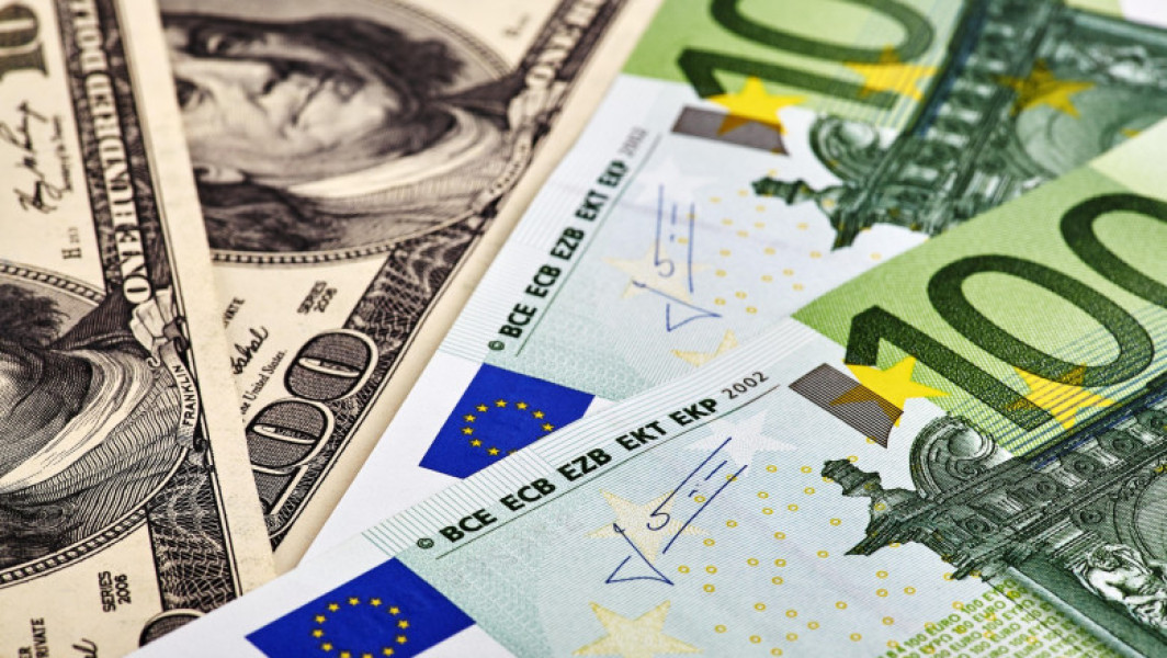 Euro a atins cel mai ridicat nivel față de dolarul SUA în aproape patru ani