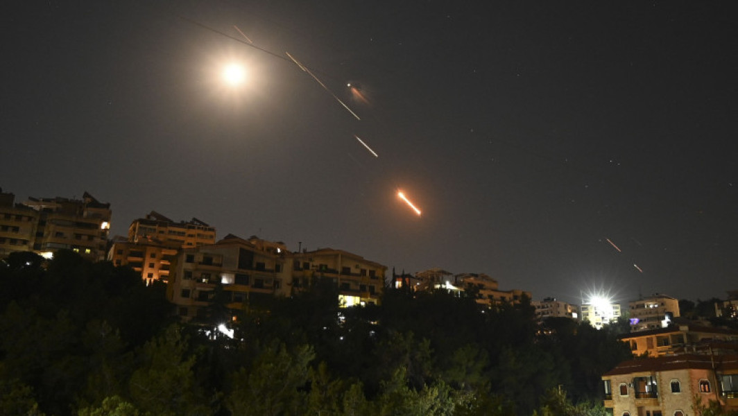 Israelul lansează atacuri asupra instalațiilor nucleare din Iran, în încercarea de a împiedica dezvoltarea unei arme atomice