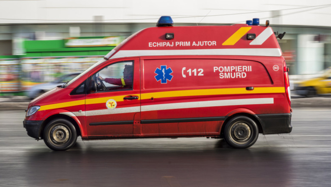 Patru persoane, inclusiv un copil, blocate după prăbușirea liftului din Timișoara