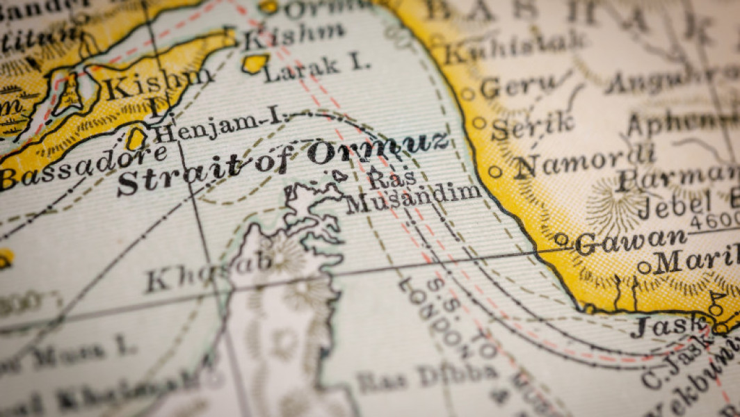creșterea tensiunilor între Israel și Iran afectează rutele maritime strategice