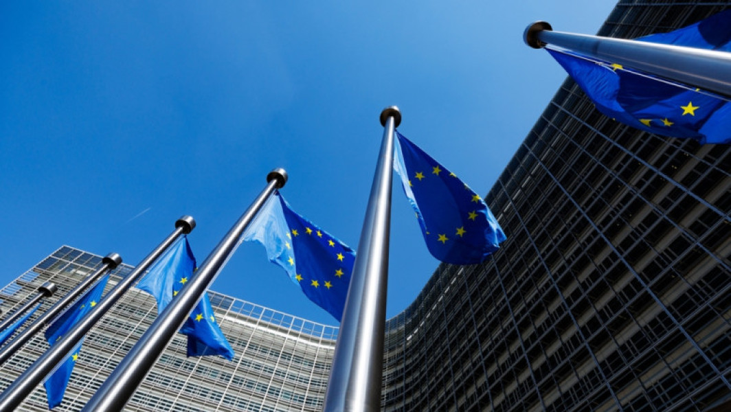 Comisia Europeană limitează accesul producătorilor chinezi la achizițiile publice din UE de dispozitive medicale