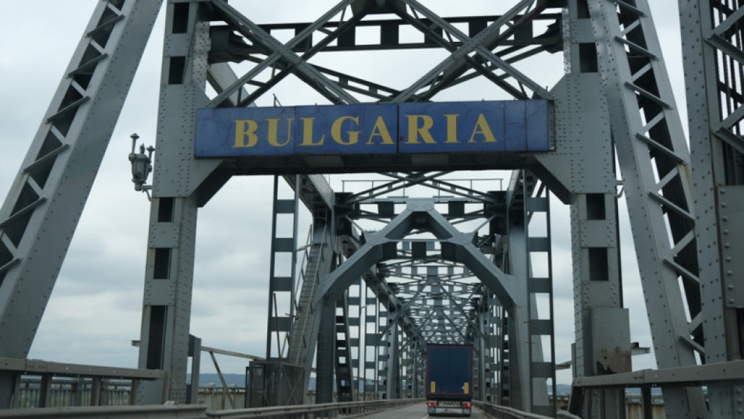 Restricții la punctul de trecere Giurgiu-Ruse din cauza lucrărilor pe Podul Prieteniei