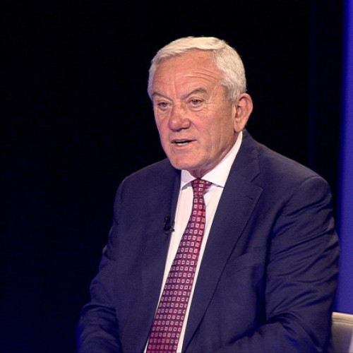 Primarul din Buzău, Constantin Toma, a criticat decizia PSD de a rămâne neutru la alegerile prezidențiale, afirmând că &quot;când ești neutru în vreme de război, ții cu agresorul&quot;. El a spus acest lucru într-o emisiune difuzată de Digi 24, menționând că această alegere l-a nemulțumit profund. Toma a spus că, deși nu are nimic împotriva acestui pas, el consideră că în timpul unei crize trebuie să sprijini opțiunea de rezistență, nu pe cea a neutralității.