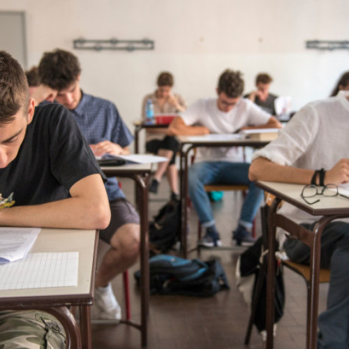 Elevii de clasa a VIII-a susțin prima probă a evaluării naționale în această vară