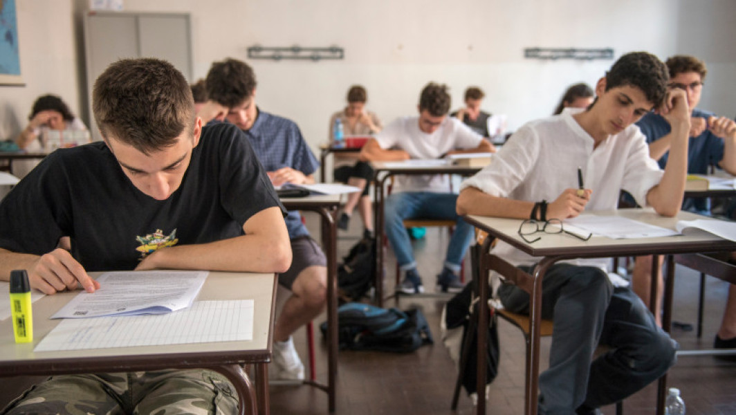 Elevii de clasa a VIII-a susțin prima probă a evaluării naționale în această vară