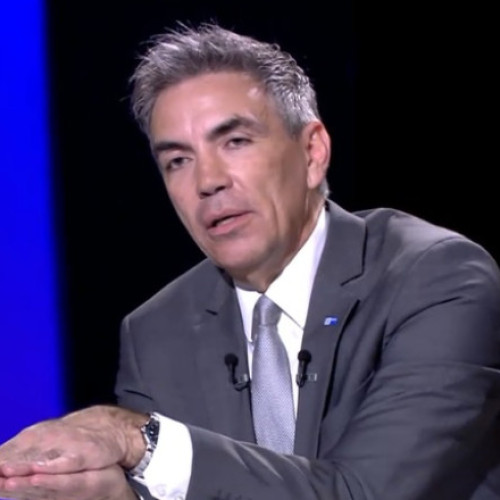Dragoș Anastasiu, viitor vicepremier pentru reforme în noul guvern Bolojan, susține că strategia premierului desemnat este să aplice metode de business în procesul de reformare a statului. El a declarat la Digi24 că planurile fiscale urmăresc să convingă Comisia Europeană și agențiile de rating că economia României poate crește în mod sustenabil.
