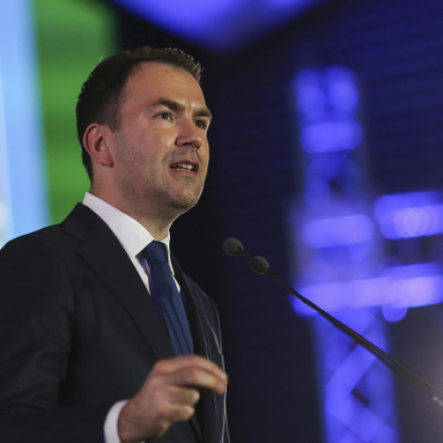 Guvernul Bolojan, chemat la responsabilitate pentru a salva România