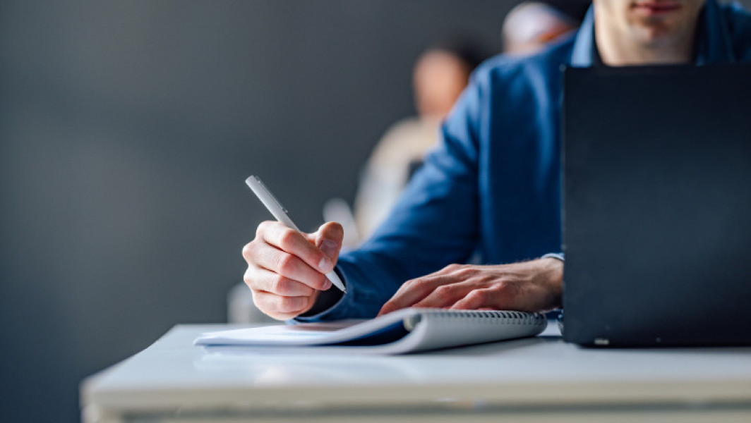 Rezultatele finale ale Evaluării Naționale, după soluționarea contestațiilor, vor fi afișate joi, 10 iulie, informează Ministerul Educației. A doua zi, vineri, 11 iulie, va fi publicată ierarhia pe județe și în București, stabilită în funcție de media obținută de elevii de clasa a VIII-a.