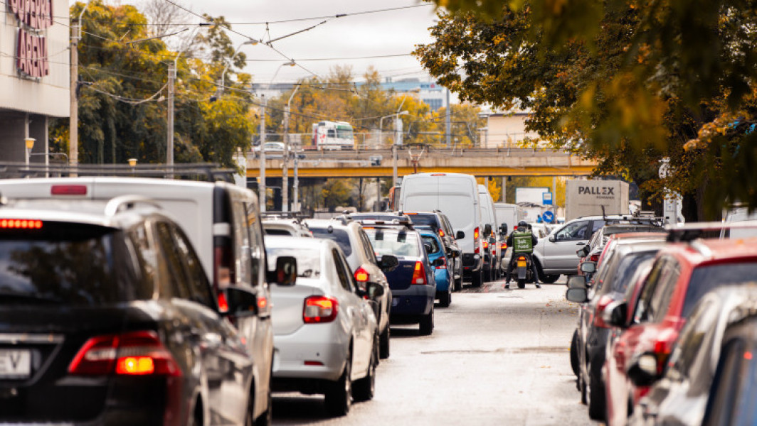 Politele RCA se vor scumpi de mâine, după expirarea plafonării prețurilor
