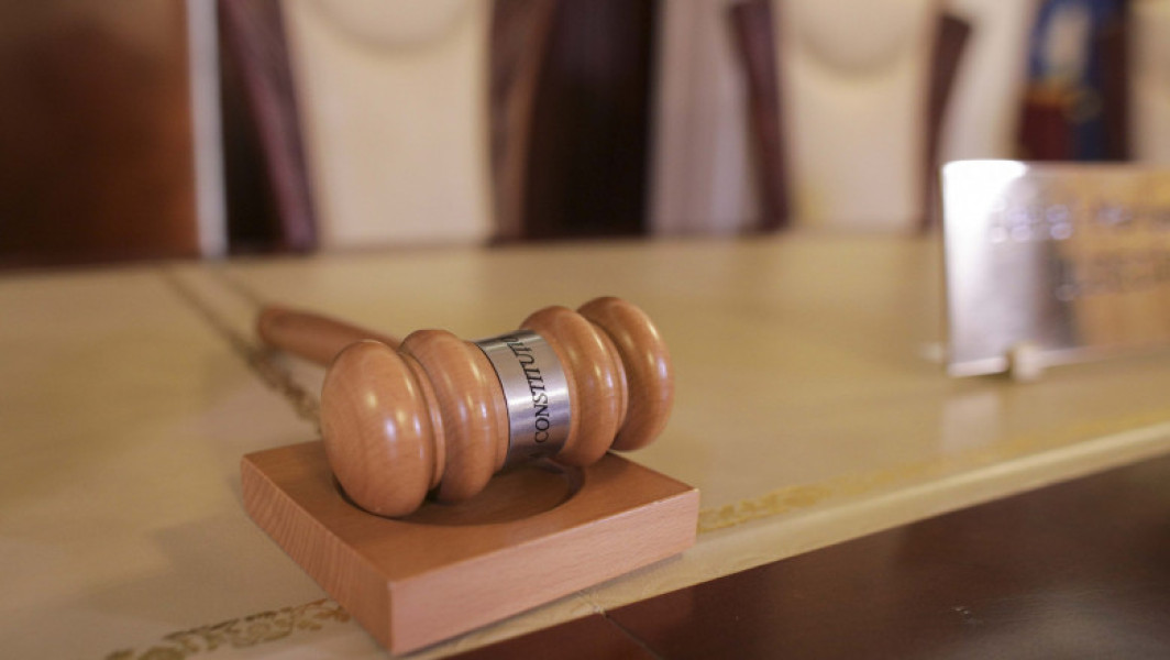 Curtea Constituțională discută contestatia depusă de S.O.S. România, AUR și POT la legea privind combaterea discursului instigator la ură