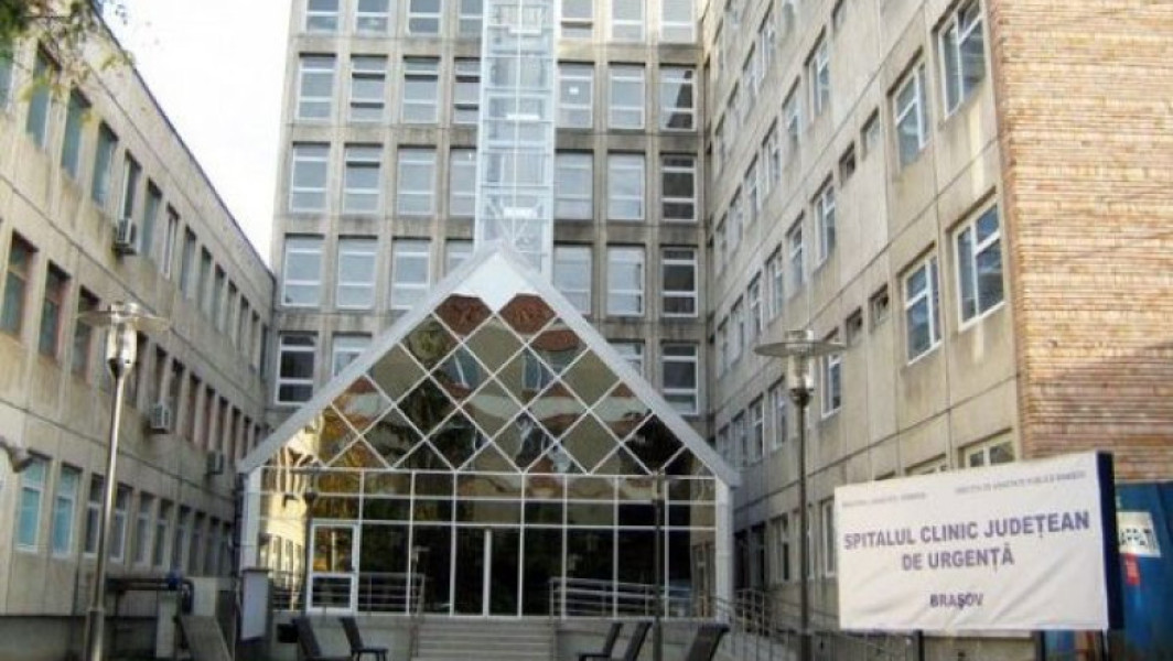 Fosta directoare financiară și fostul șef al serviciului de achiziții, trimiși în judecată pentru fraudă la spitalul din Brașov