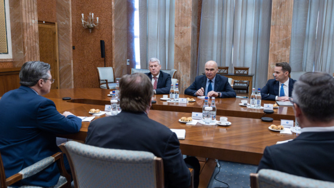 Ilie Bolojan discuta despre securitatea regională și cooperarea cu Atlantic Council în București