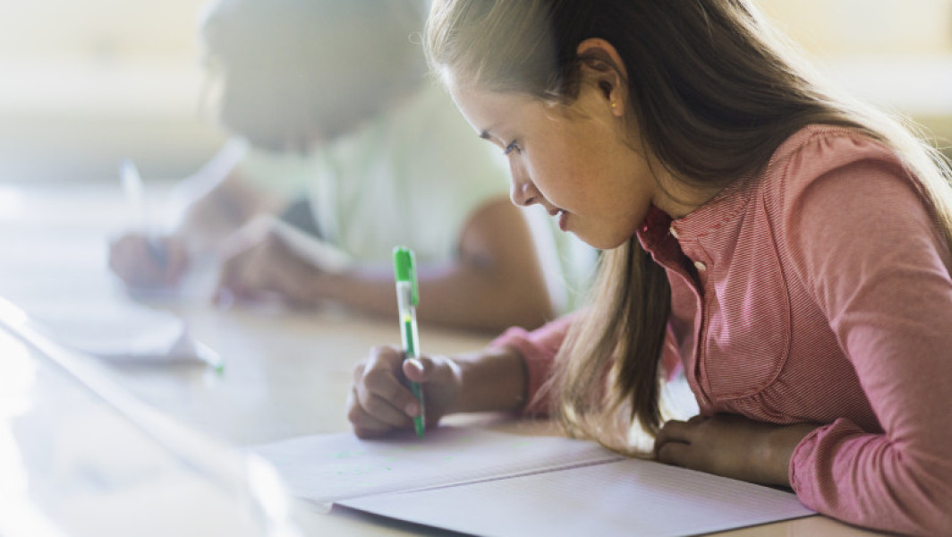 start de an școlar pentru absolvenții de clasa a VIII-a începând cu data de 14 iulie 2025, când trebuie să completeze fisele de opțiuni pentru admitere. Potrivit calendarului oficial publicat de Ministerul Educației, această etapă se încheie pe 21 iulie, iar completarea fiselor trebuie realizată conform modelului stabilit de Comisia Națională de Admitere.