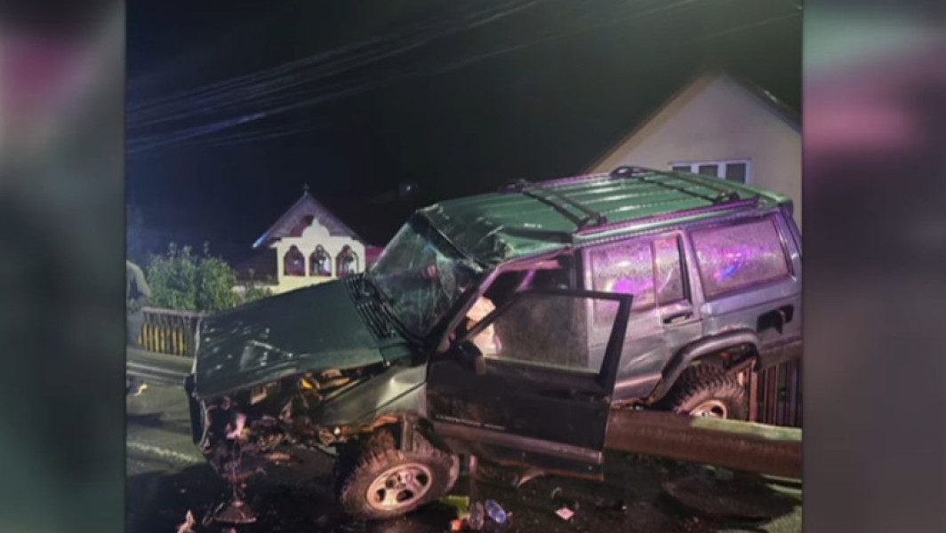 Accident grav în județul Bistrița-Năsăud: opt persoane răniți după coliziune între două mașini