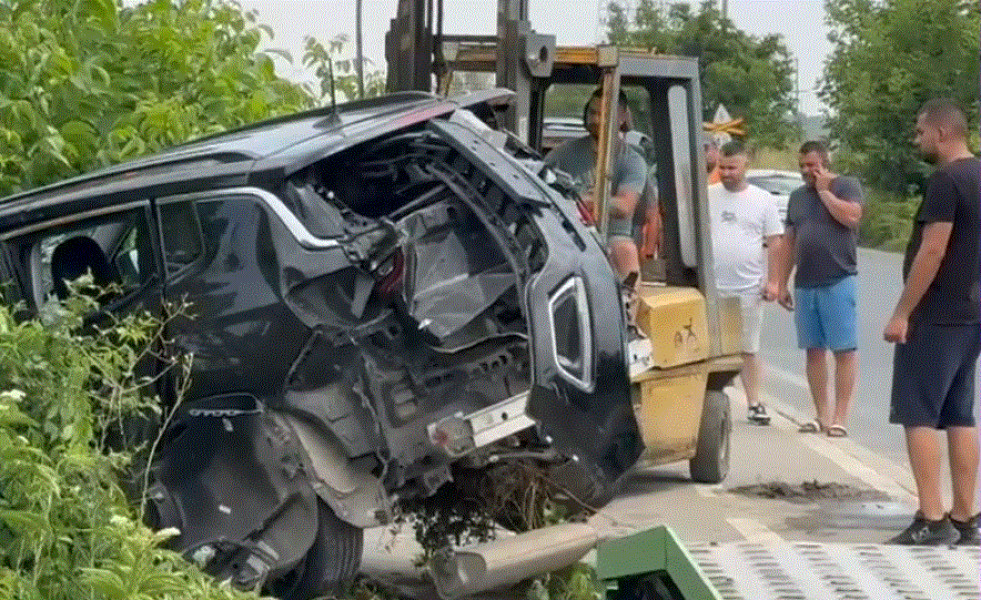 Bărbat rănit grav după ce autoturismul a fost lovit de un tren în Buzău