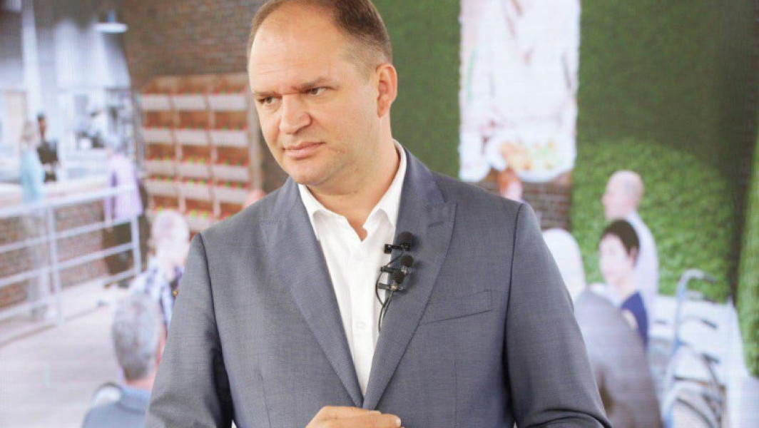 Ion Ceban, primarul orașului Chișinău, consideră că interdicția de intrare în România și spațiul Schengen, impusă împotriva sa, reprezintă o „rafuială politică” a actualei guvernări de la Chișinău. Într-un mesaj video, edilul a acuzat-o pe președinta Maia Sandu și Partidul Acțiune și Solidaritate (PAS) că folosesc instituțiile statului pentru a-l bloca, conform digi24.ro.