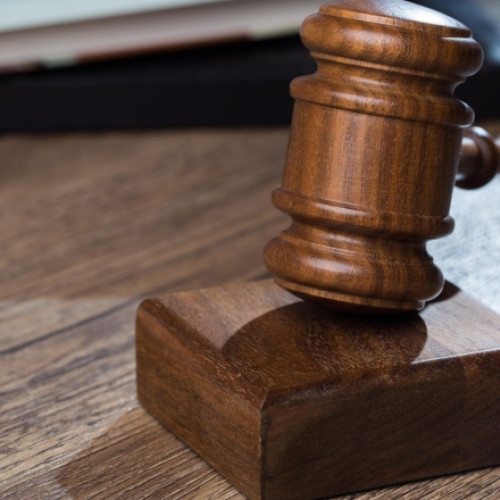 Avocat din Alba condamnat definitiv pentru fraude imobiliare de peste 200 de persoane