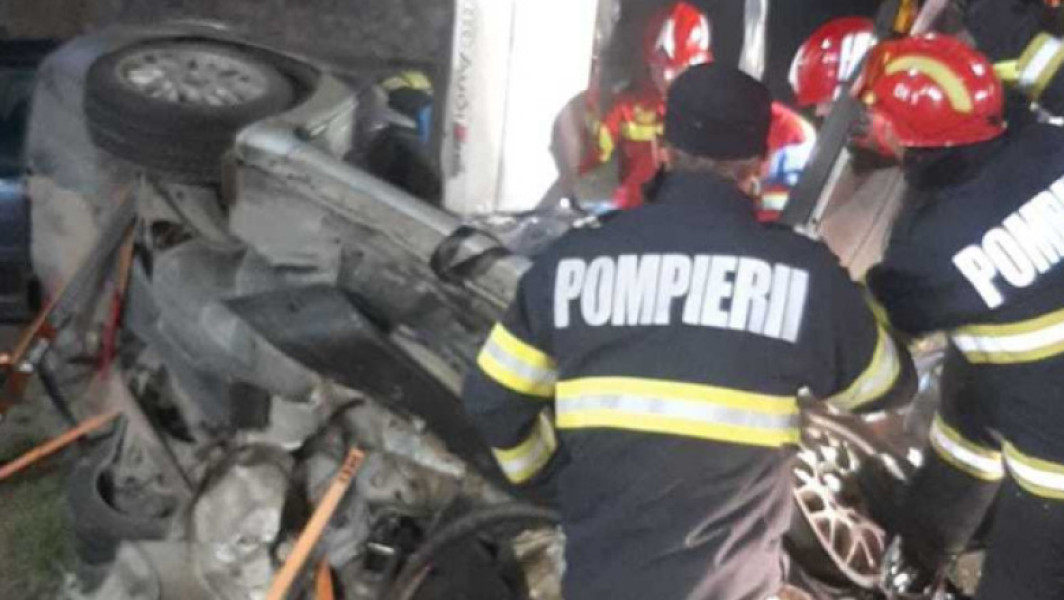 Accident mortal în județul Bihor: o persoană a murit, alta grav rănită