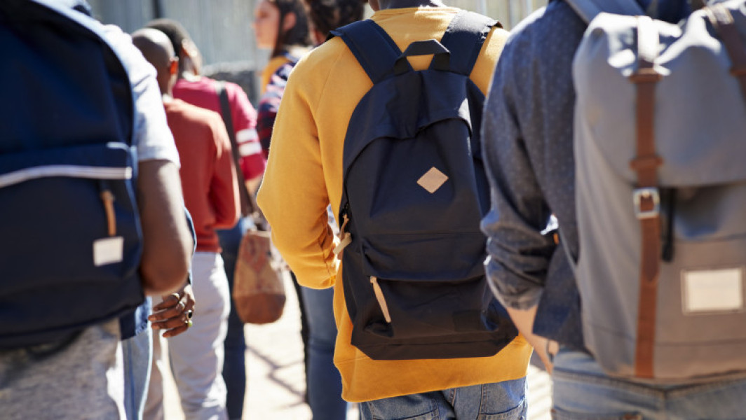 Start înscrierilor la facultate: tinerii aleg specializări în IT, economie și psihologie