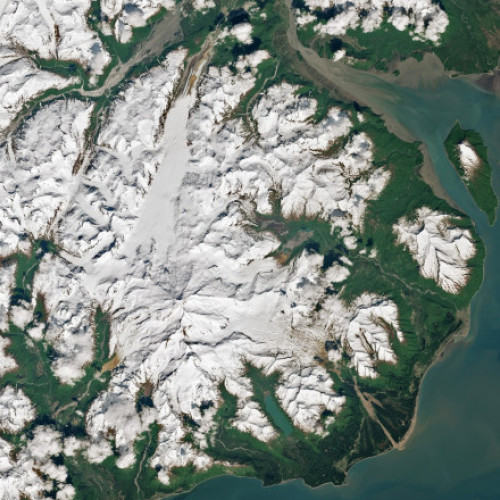 Vulcanul Iliamna din Alaska, potential pericol de eruptie