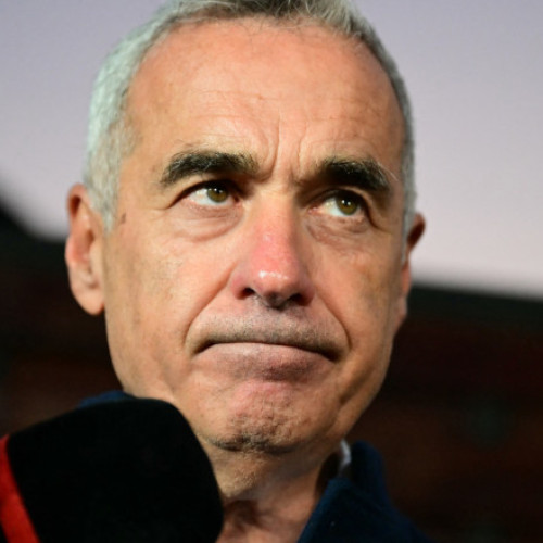 Calin Georgescu, fost candidat la alegerile prezidențiale, a fost sancționat cu două amenzi totale de circa 10.000 de euro, după o anchetă a Autorității Naționale pentru Protecția Datelor cu Caracter Personal (ANSPDCP). Investigația, finalizată în iunie 2025, a analizat activitatea online a site-ului său în perioada 6 decembrie 2024 - 3 aprilie 2025. Potrivit ANSPDCP, ancheta a fost declanșată în urma unei sesizări privind posibile încălcări ale Regulamentului UE privind protecția datelor (GDPR).